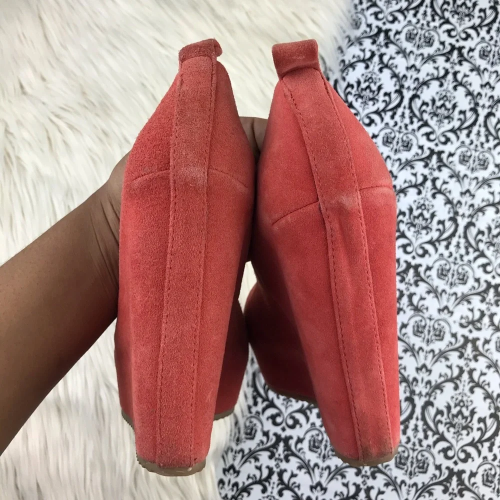 ALDO : size 6.5 : ‘calgani’ dark peach orange round toe wedge pump heels